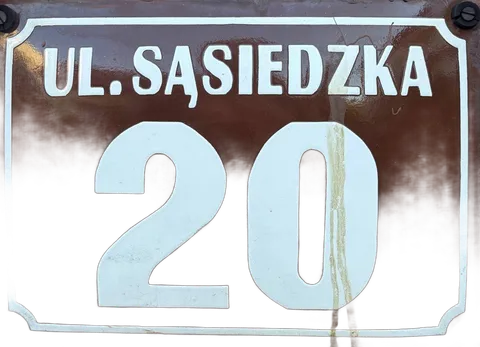 Street adress plate